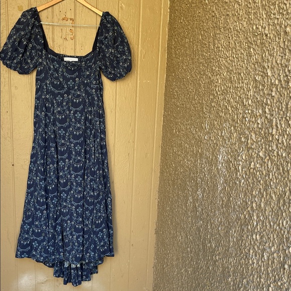 Hill House Dresses & Skirts - Hill House The Matilda Floral Midi Dress in charm scallop size M